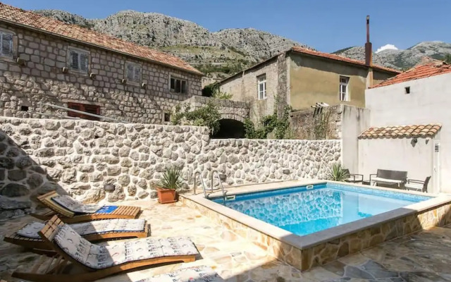 Authentic Villa With Private Pool,hot Tub,covered Terraces,panoramic View, Wi-fi