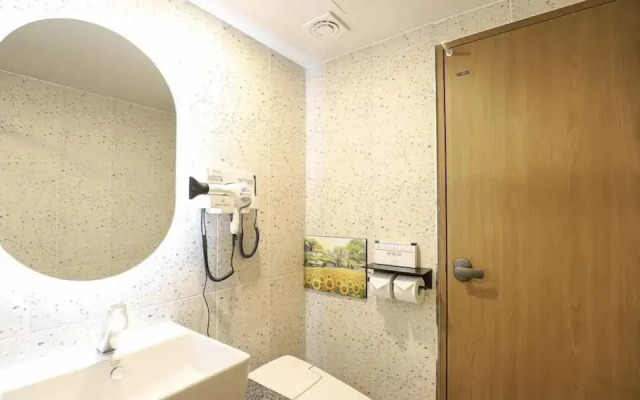 Rosy Hotel