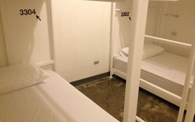 1Yolo Youth Hostel