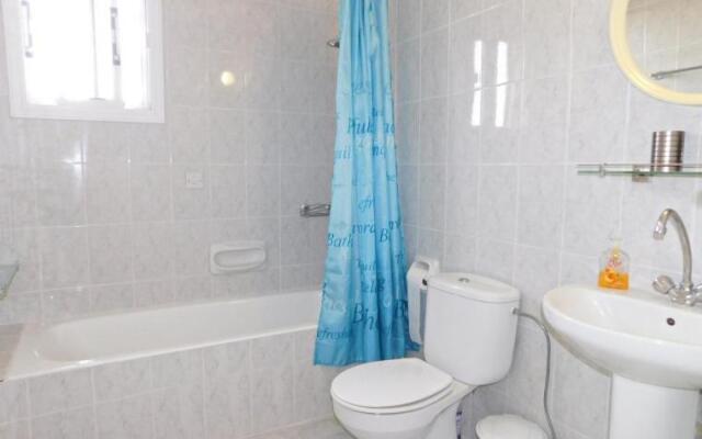 Emma's Place, 2 bedroom apartment with pool view