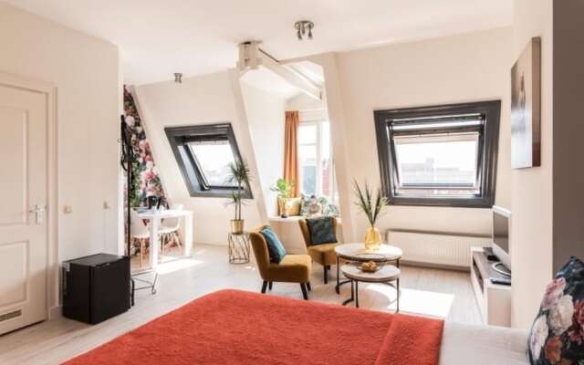 Boutique Canal House Suites