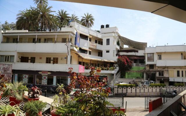 Hotel Samrat International