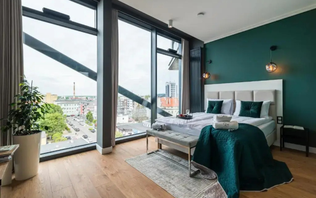 Q18 ApartHotel