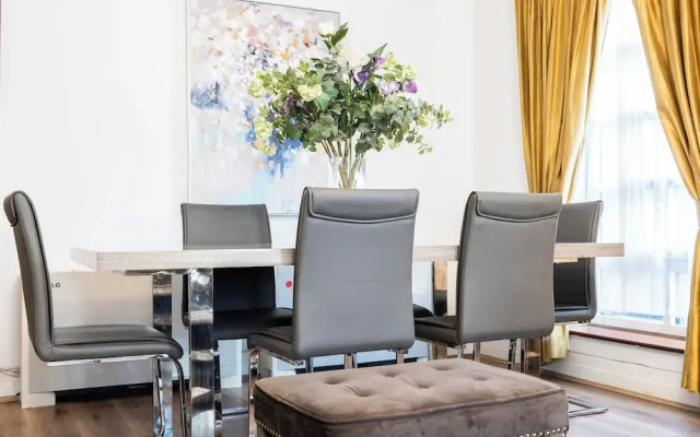 Carlton Court - Mayfair