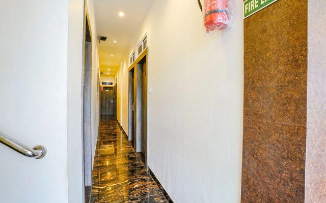 Fabhotel Royal Palace I