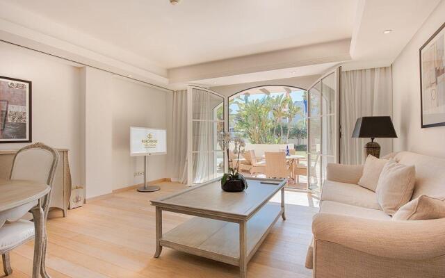 Healthouse Apartments