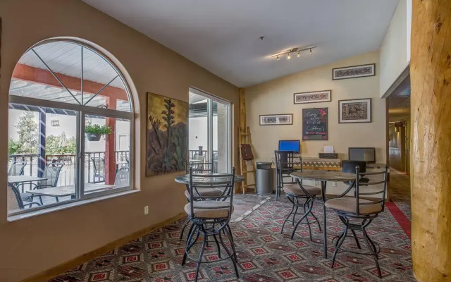 Aarchway Inn