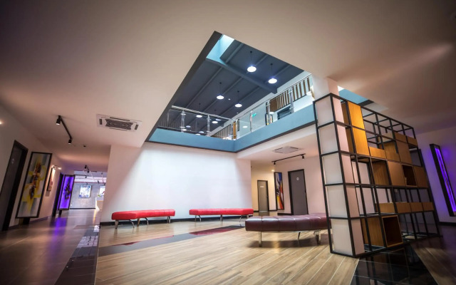 3-Plus Hotel