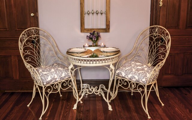 Weller Haus Bed, Breakfast & Event Center