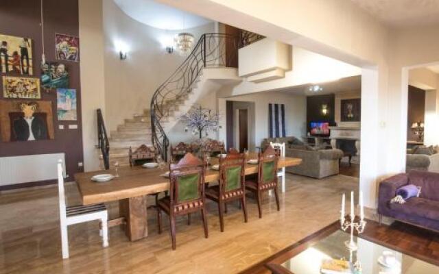 Sunshine Luxury House