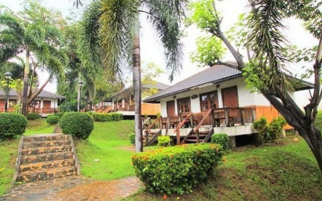 Rosthip Thani Resort