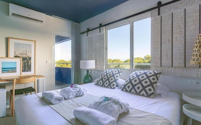 You & Co. Saler Beach Boutique Hotel