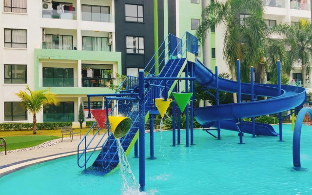 KT's Homestay-- Corner Unit - Manhattan Ipoh with Water Park for 6-9 Pax – Pool – Ipoh