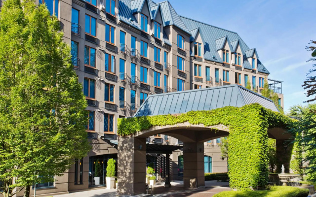 Holiday Inn Hotel & Suites North Vancouver by IHG
