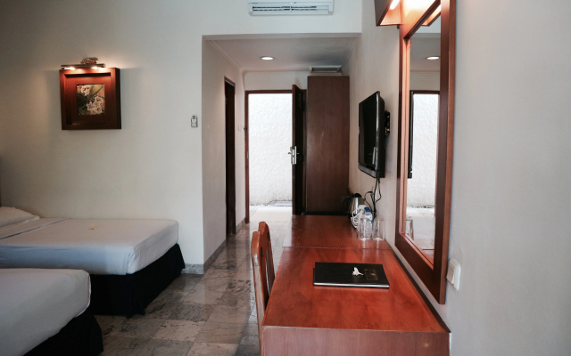 The Lagoon Bali Pool Hotel and Suites – Guest Rooms – Kuta