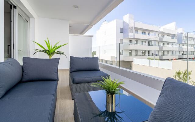 AE8 - Luxury 3 bedroom apartment in San Pedro