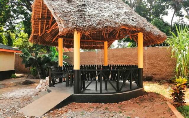 Diani Travelers Guest House