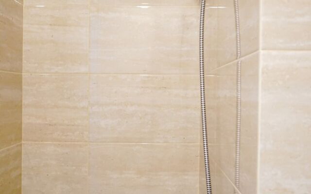 Comfortable and Beautiful Studio Apartment @ Springwood Residence