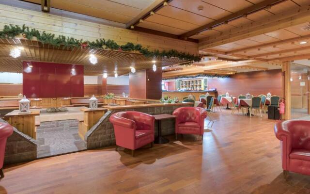 Club Hotel Regina E Fassa