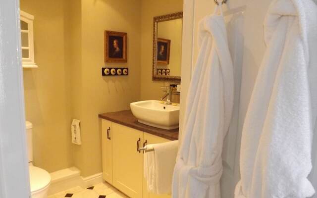 White Linen Whitby, Room Only