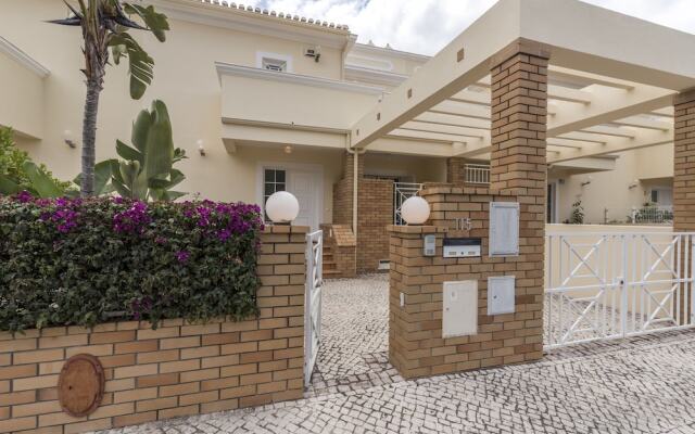 CheckinCheckout - VillaMoura with Private Pool
