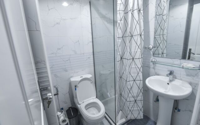 Dream White Hotel