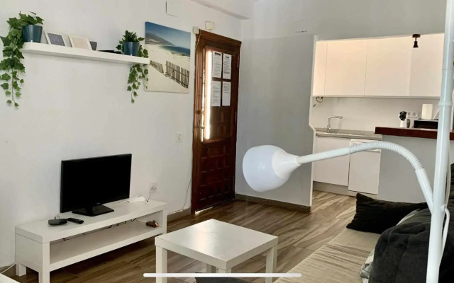 Apartamento F1 Urb Las Cañas
