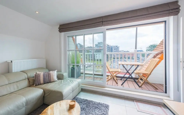 Apartment With Sunny Terrace