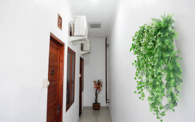 RedDoorz near Stasiun Purwosari
