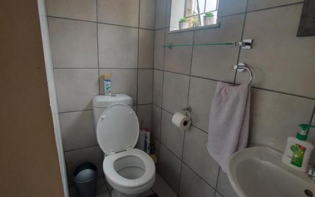 DeLutz Overnight Accommodation Room 2