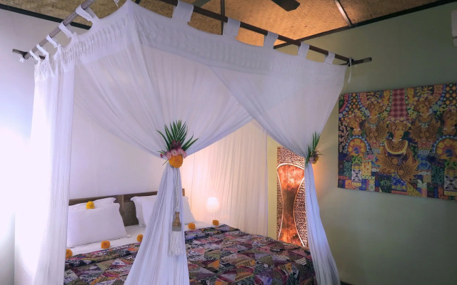 Cili Emas Oceanside Resort