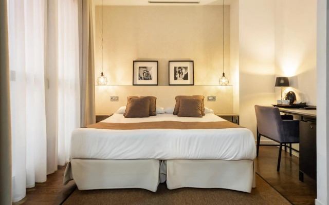 Blanq Carmen Hotel