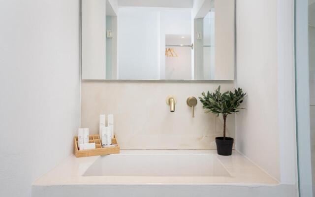Cycladic Suites & Spa