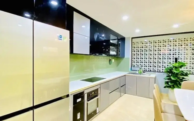 N to M House