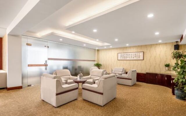 Royal Plaza Hotel
