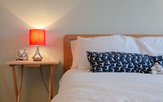 Colourful 2 Bedroom Apartment in Shoreditch