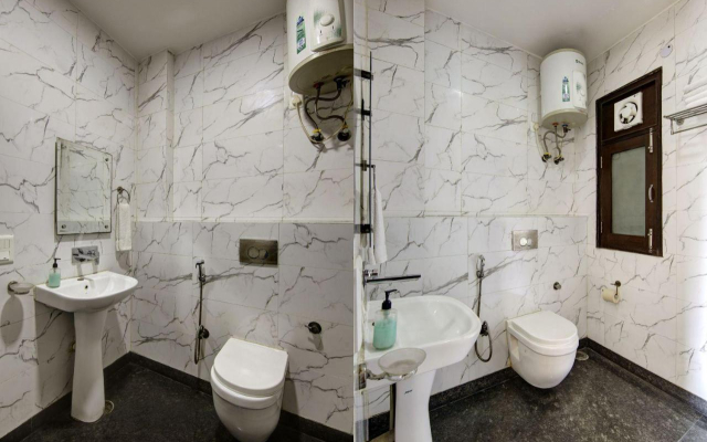 FabHotel Noida Suites Sector 20