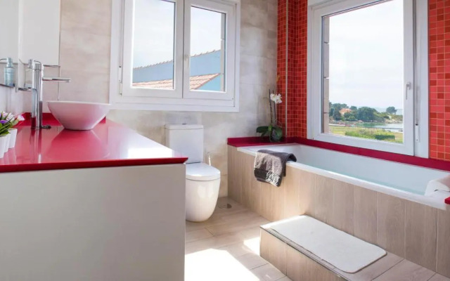 CASA FEITIÑA: vistas al mar, moderna y funcional
