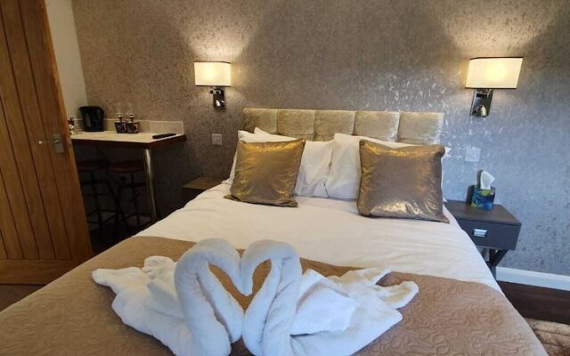 Old Thatch Bambers Green