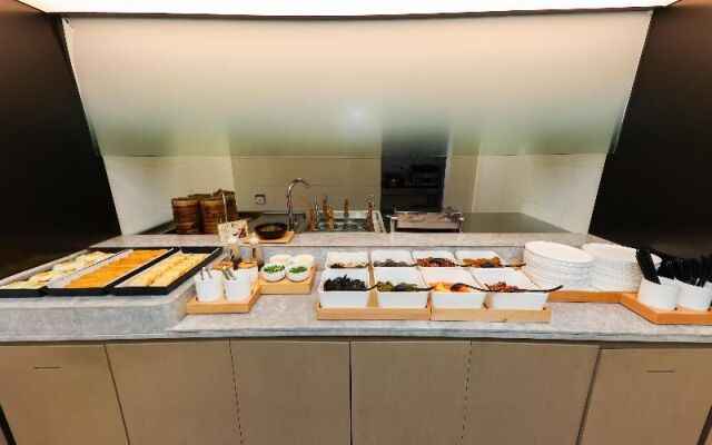 Ji Hotel Shanghai Xujiahui Caobao Road Subway Stat