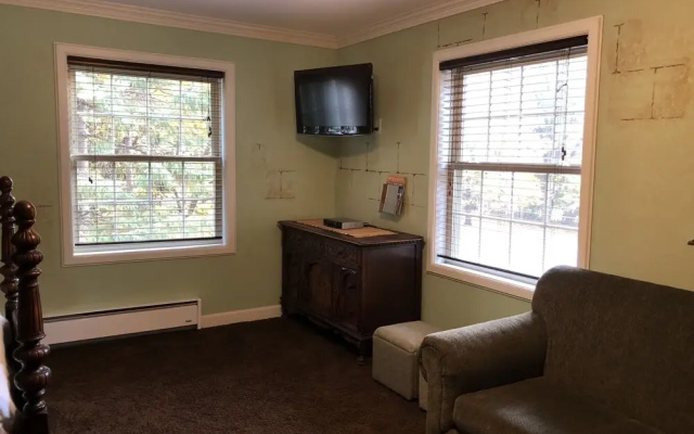 Munro Manor Lodging