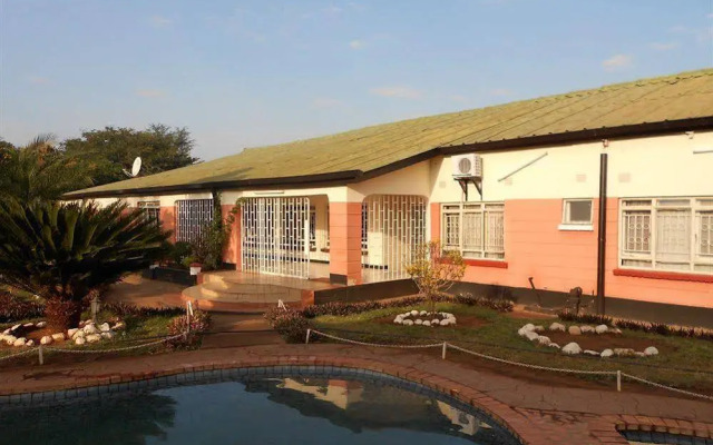 Wane Guest Lodge