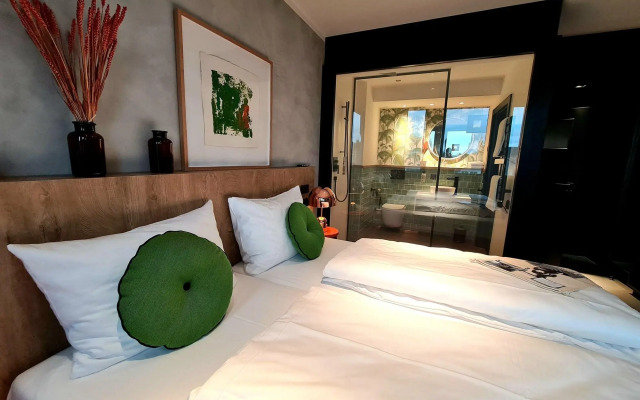 KONCEPT Hotel International