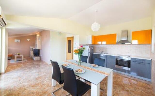 Apartments Maris