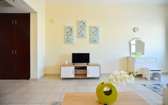 AND - Modern Furnished Studio Apartment