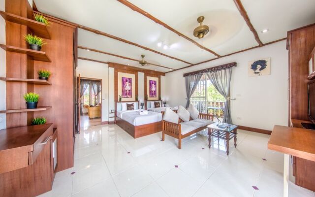 Grand Party Pool Villa by All Villas Pattaya