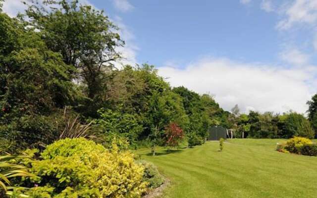 Whitethorn Lodge