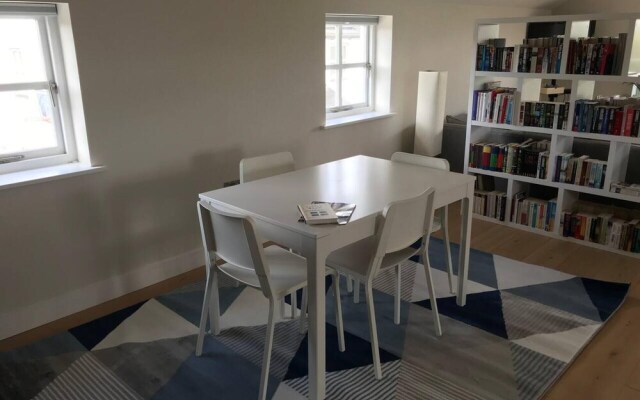 Remarkable Large 1-bed Apartment Nr Penzance