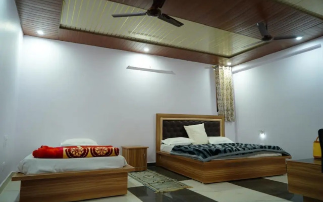 Shri Anand Hotel Berinag