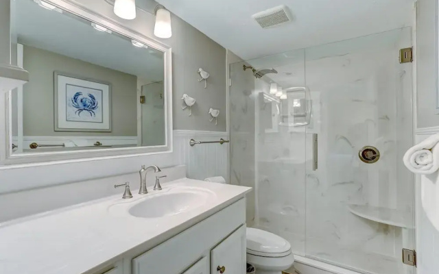 Vibrant Ocean View Getaway - Fernandina Beach